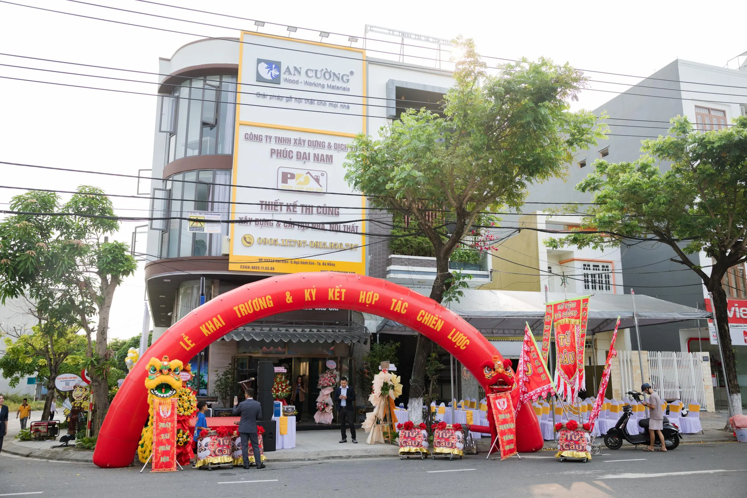 VĂN PHÒNG + SHOWROOM