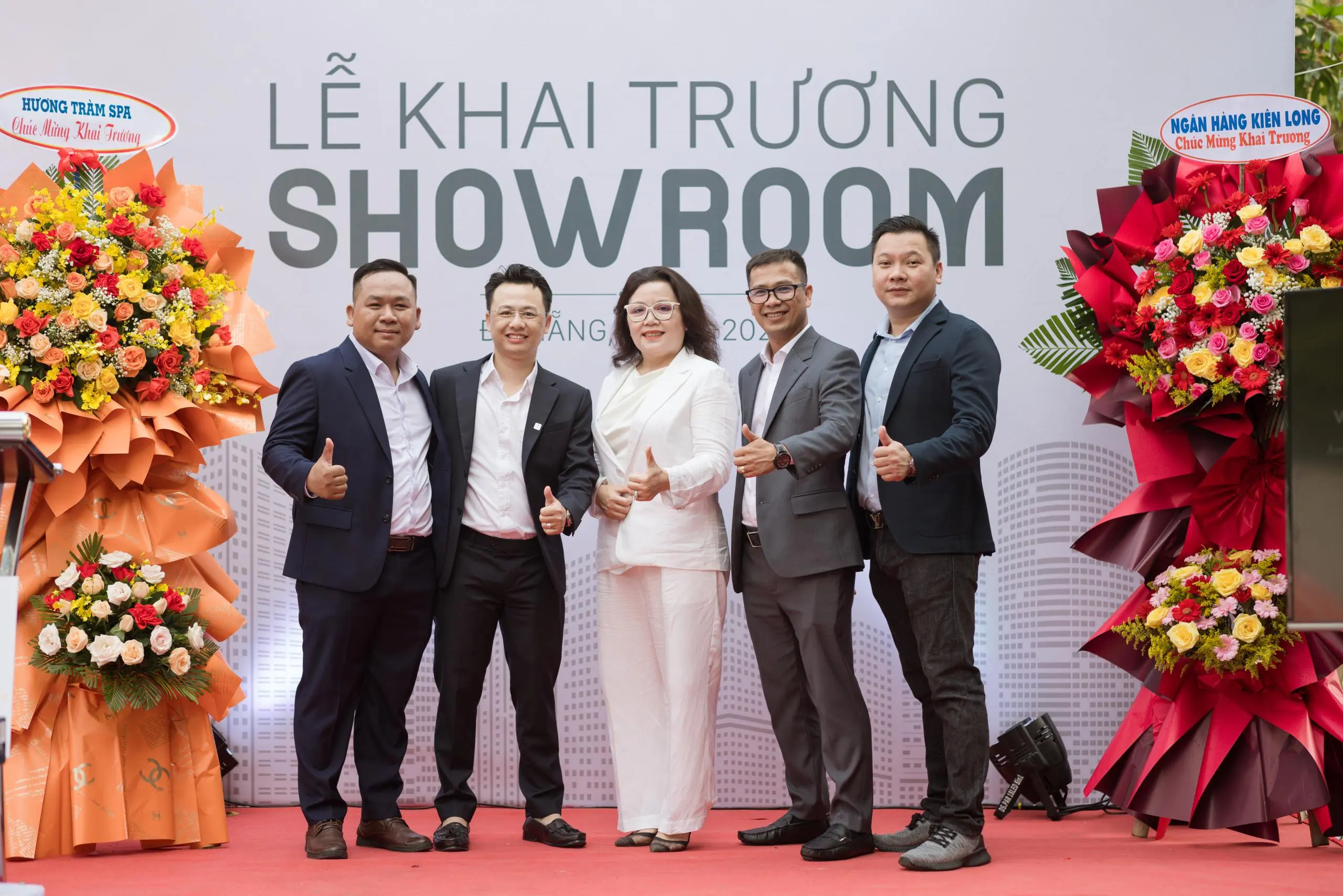 VĂN PHÒNG + SHOWROOM